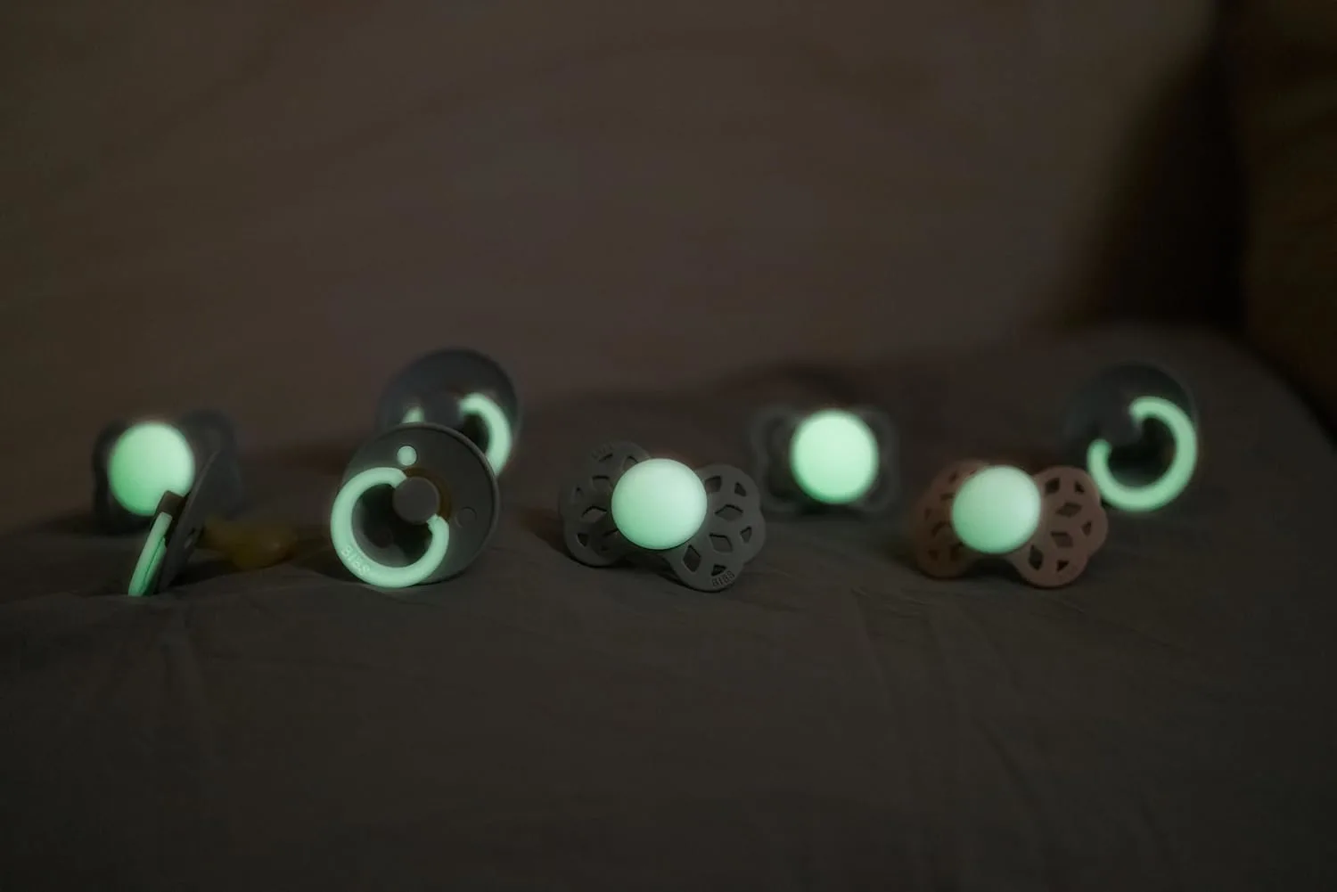 Bibs Glow Pacifier 6-18M - Night Soother 2pk - Image 5