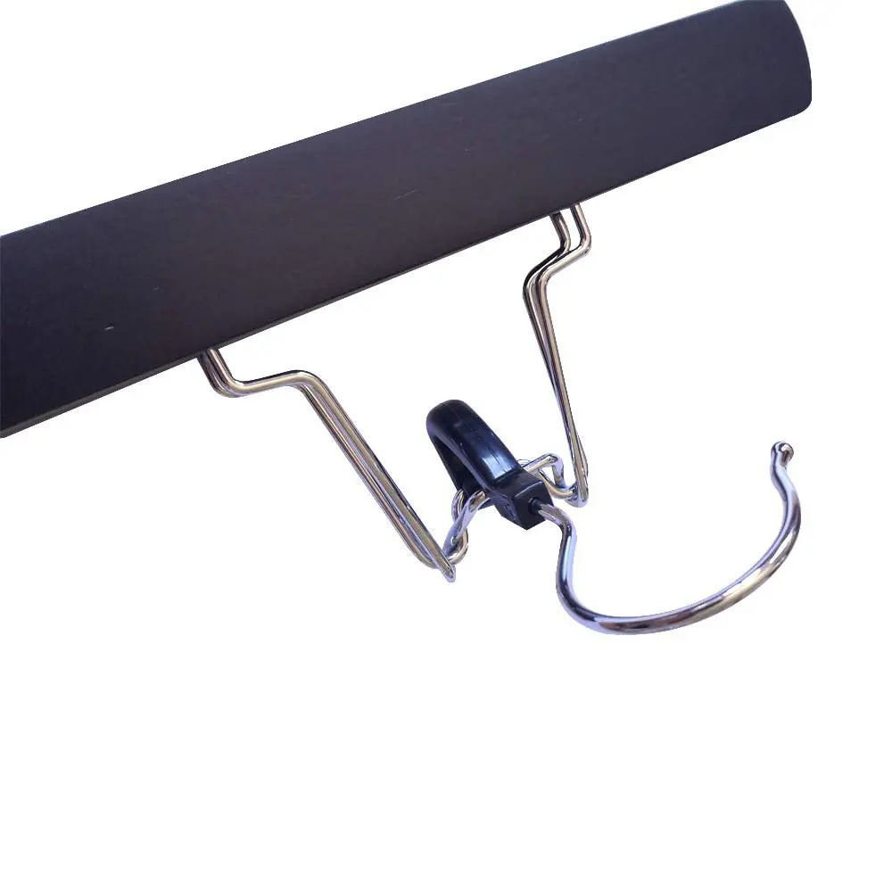 This wooden hair extension hanger features strong anti-slip stickers to securely hold and protect your clip in extensions, wigs, or hair bundles, keeping them tangle-free and in perfect condition.