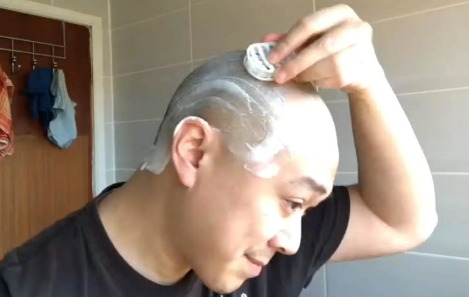 OmniShaver - Head Shaver Bald Head Razor for Men & Women - Image 6