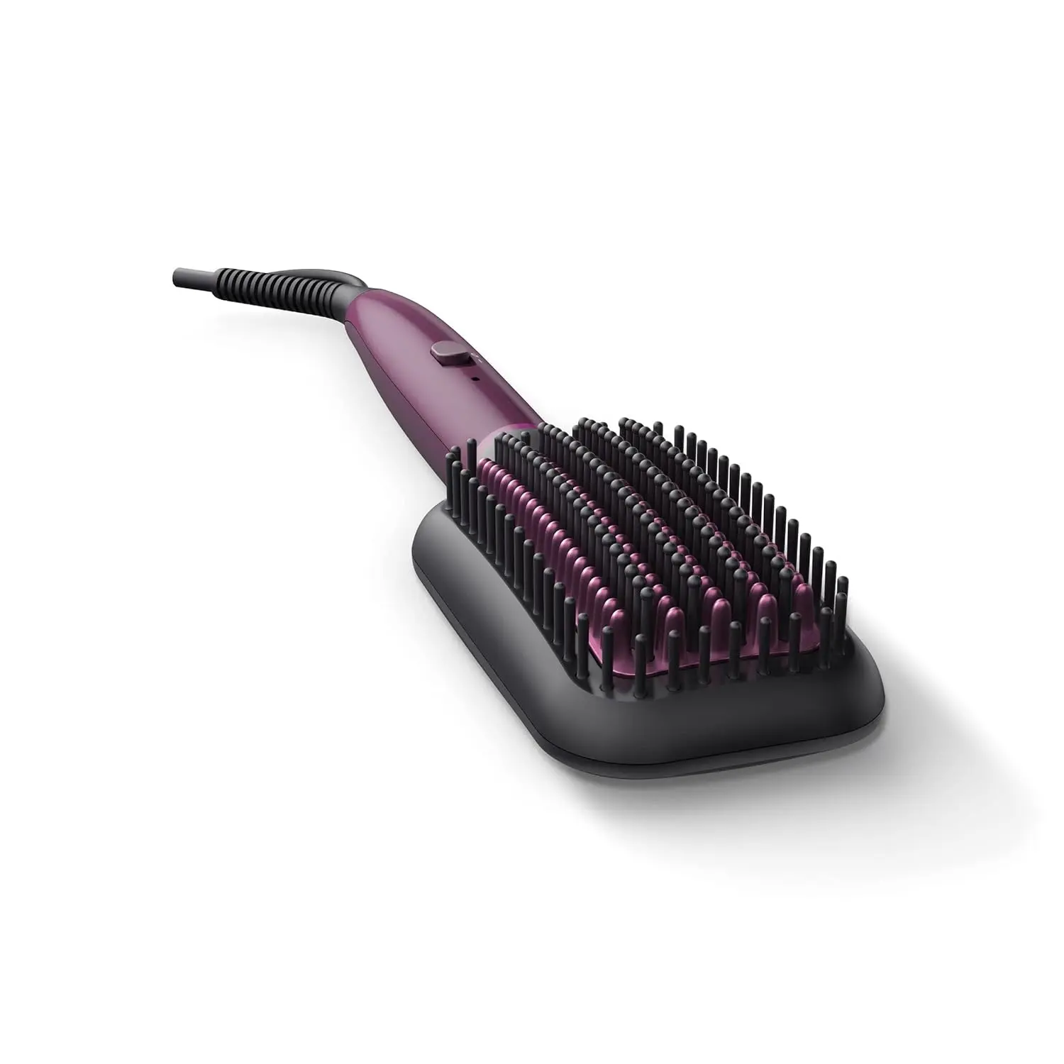 The PHILIPS BHH730/03 heated straightening brush quickly creates naturally straight hair with ThermoProtect technology and keratin-infused ceramic coating, minimizing heat damage.