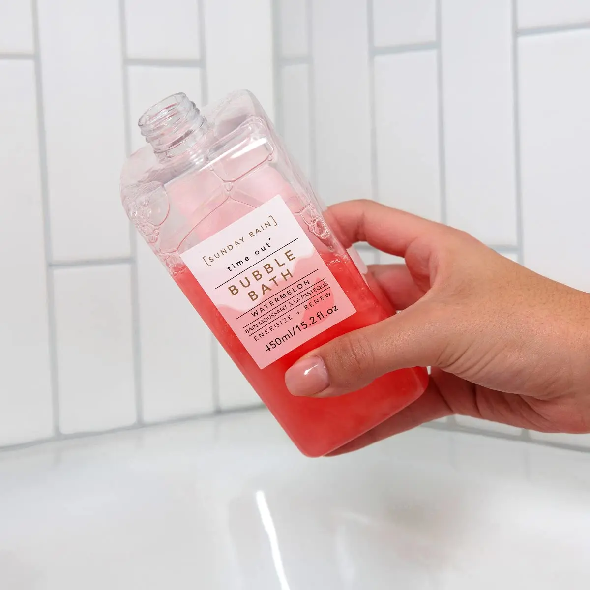 Sunday Rain Watermelon Bubble Bath is a hydrating bathwater additive, enriched with vitamins and watermelon extract to moisturize skin and invigorate the senses.