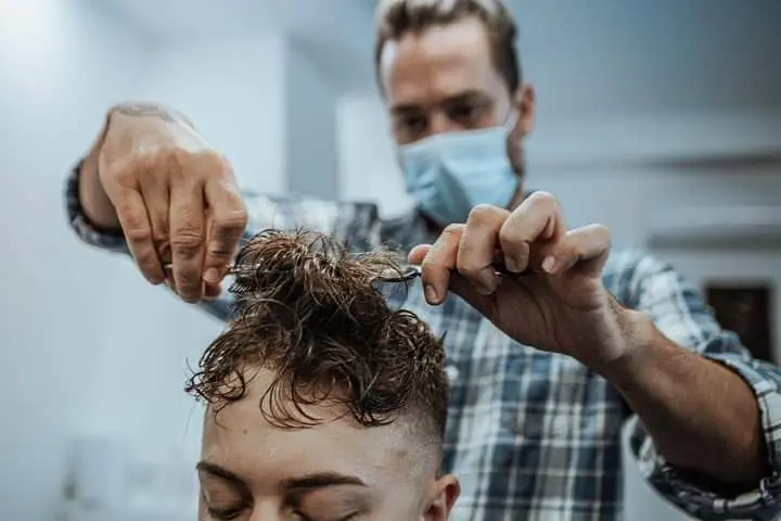 These UEN professional 7-inch hair cutting scissors are crafted from durable stainless steel with razor edges for smooth, precise haircuts at home or in the salon for women, men, and kids.