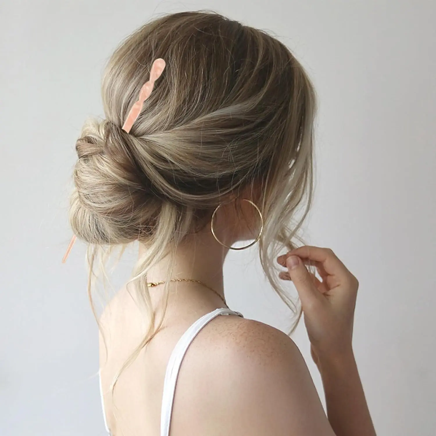 Four acetate hair sticks, vintage-style chopsticks for women and girls to create buns and style long hair.