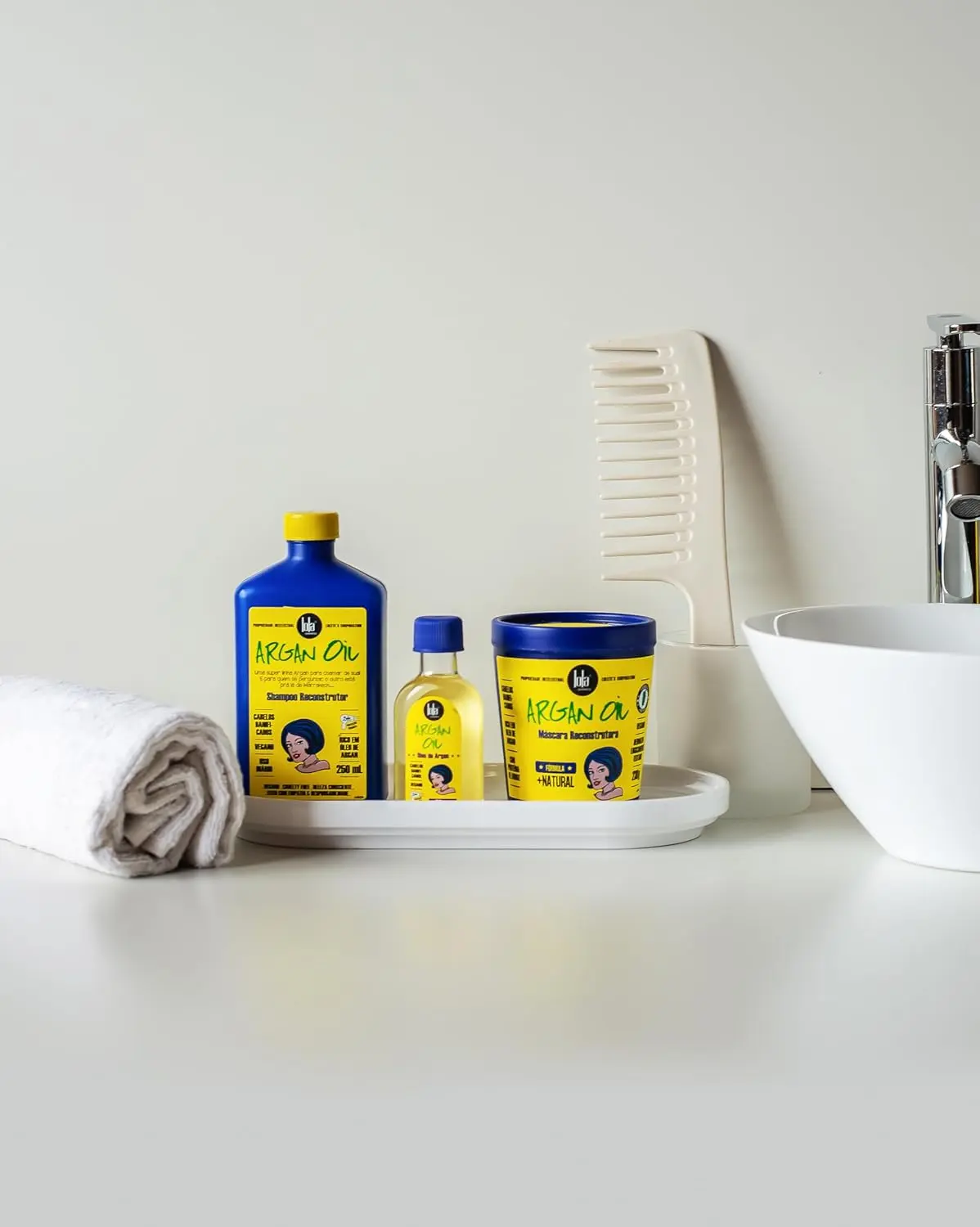 Lola Cosmetics argan oil deeply nourishes dry hair, controls frizz, and adds lightweight shine for a smooth, radiant look.