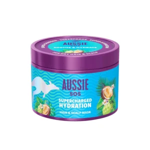 Aussie SOS supercharged hydration hair and scalp mask soothes a dry scalp and moisturizes extremely dry hair for 100 hours, thanks to its vegan formula with Australian superfoods.