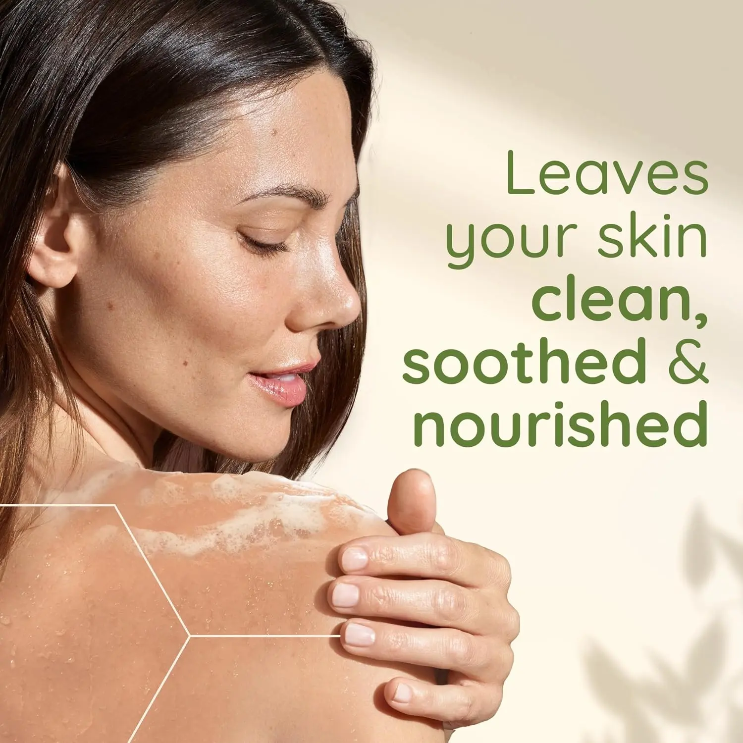 Aveeno Daily Moisturising Body Wash gently cleanses and nourishes dry, sensitive skin with soothing colloidal oatmeal.