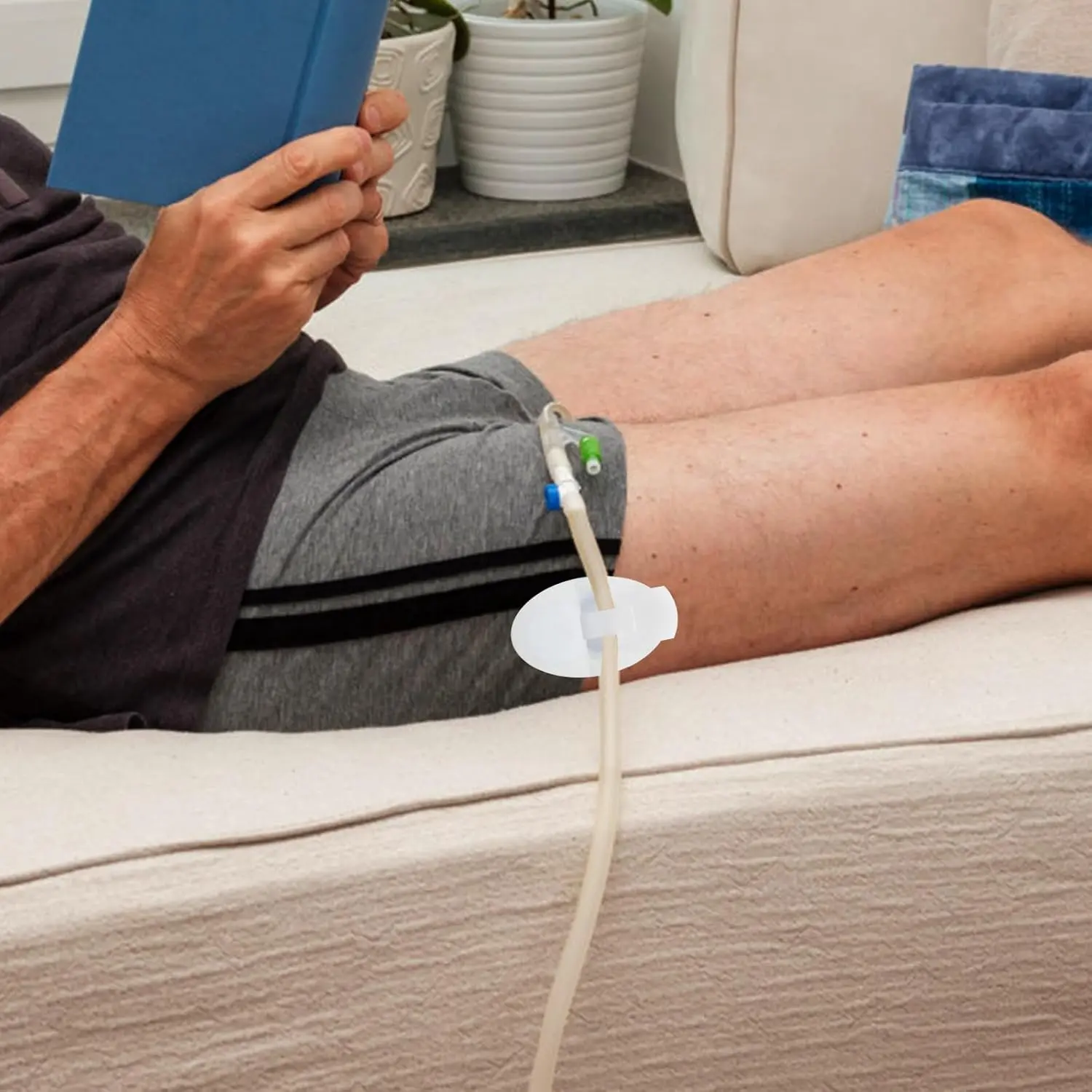 These catheter leg band holder stickers are designed to gently secure foley catheters, minimizing movement and irritation with a comfortable, hypoallergenic adhesive.