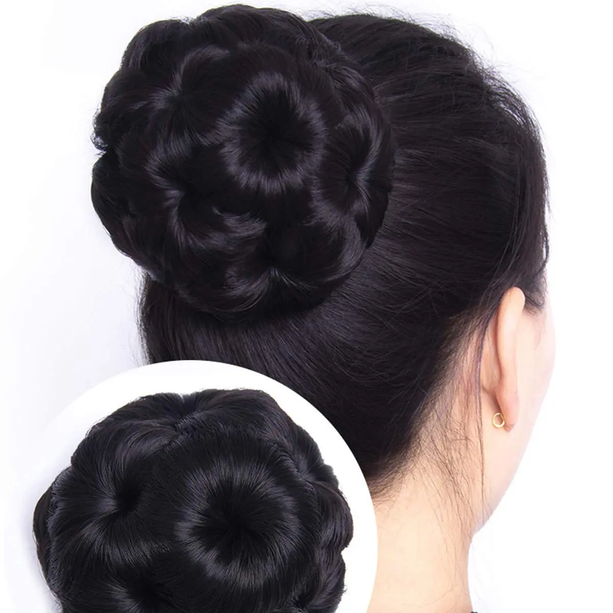 This natural black claw hair bun extension is perfect for adding instant volume and creating fashionable, trendy hairstyles for those with low volume hair.