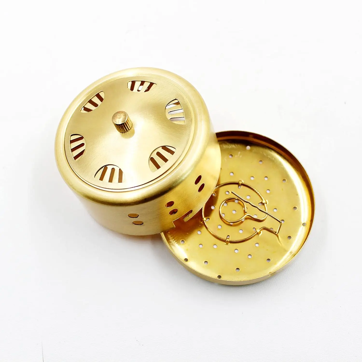 Pure copper moxa burner box with adjustable ventilation for concentrated heat therapy and comfortable moxibustion.