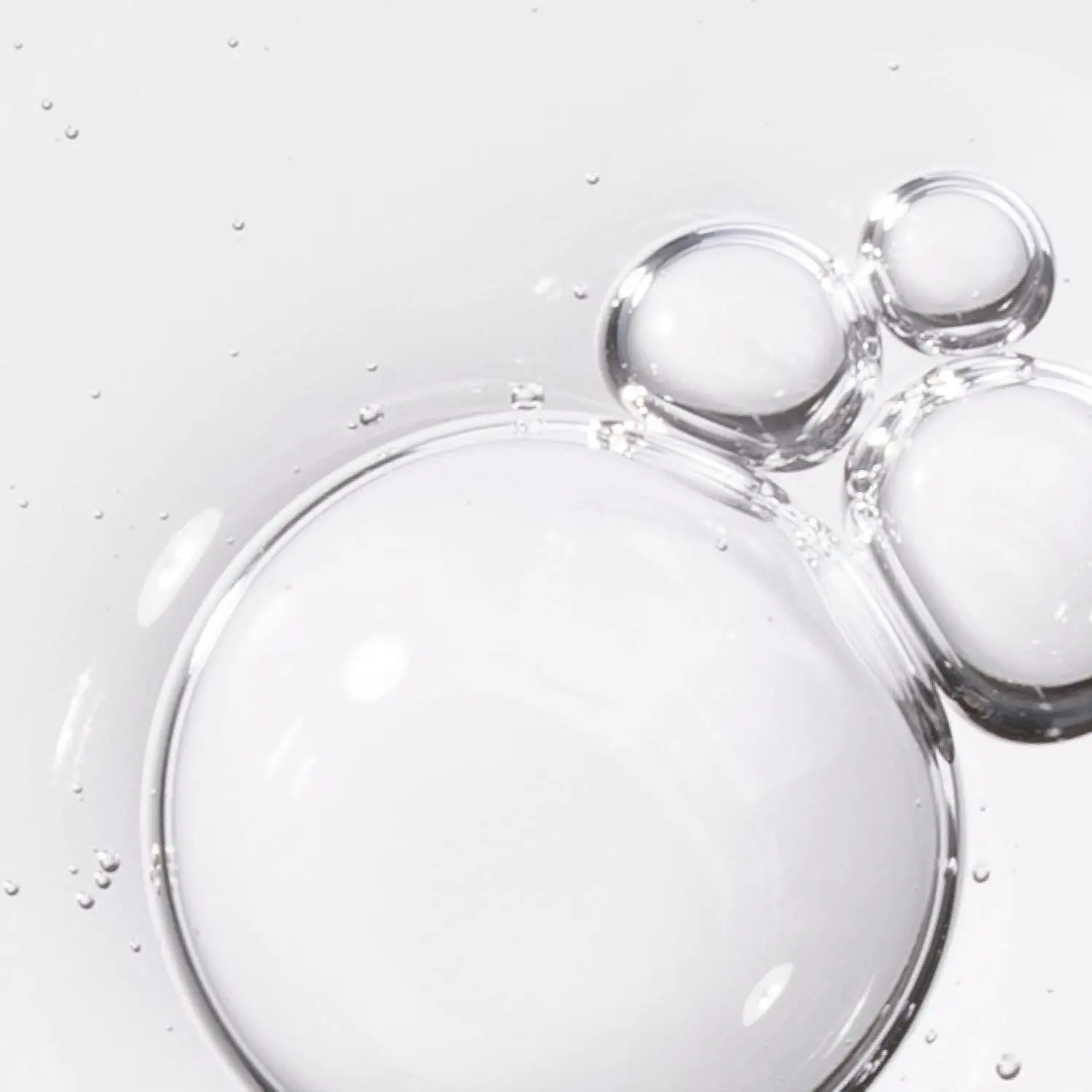 L'Oreal Paris Elvive Hyaluron + Pure Oil Erasing Scalp Serum exfoliates and removes residue, leaving oily hair refreshed and hydrated for up to 72 hours.