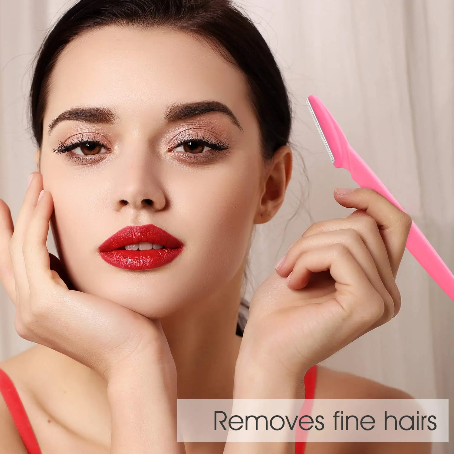 This set contains 39 eyebrow razors for shaping and removing unwanted facial hair, featuring stainless steel blades, safety nets, and curved handles for easy and pain-free use by both women and men.