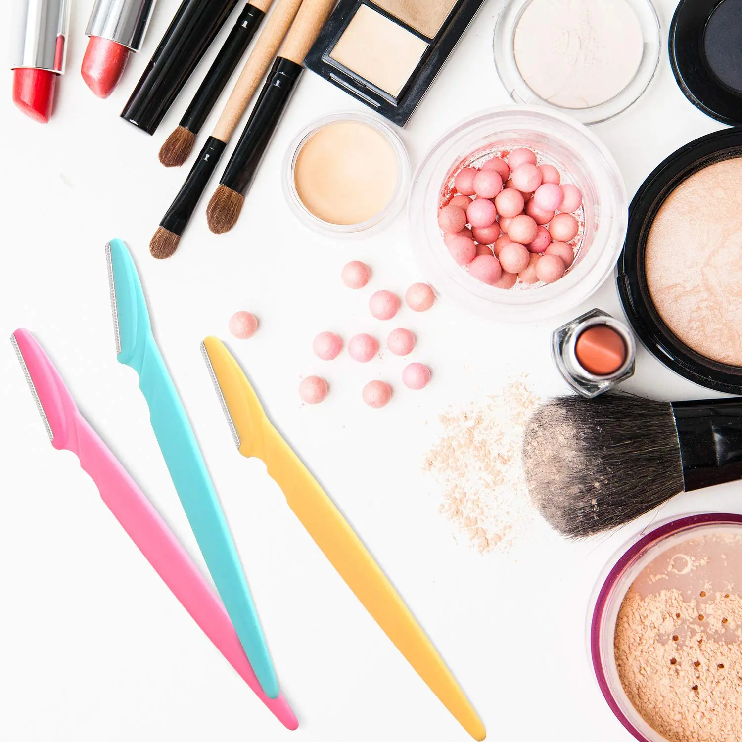 This set contains 39 eyebrow razors for shaping and removing unwanted facial hair, featuring stainless steel blades, safety nets, and curved handles for easy and pain-free use by both women and men.