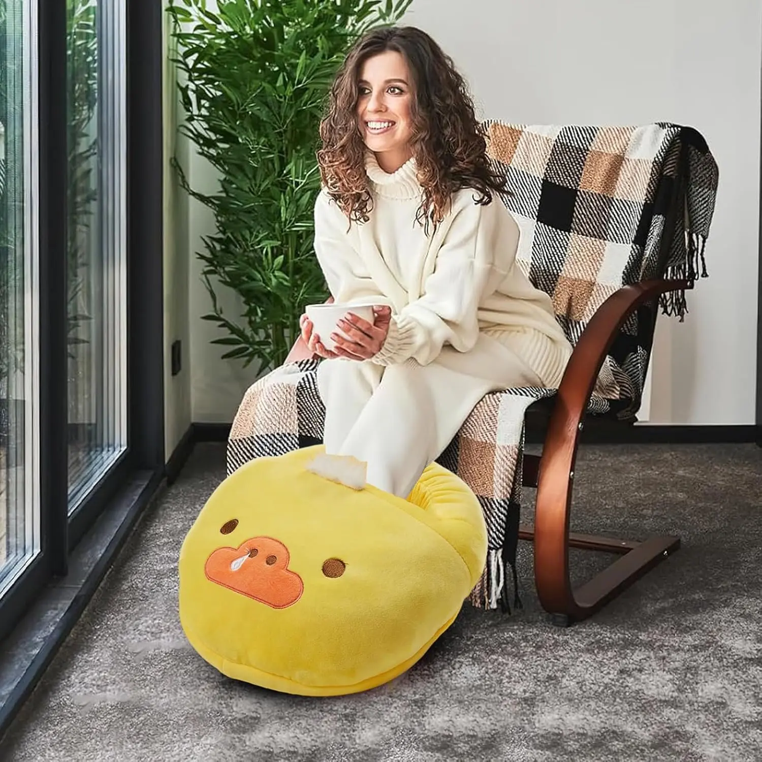 This electric foot warmer pad provides cozy, USB-powered heat for cold feet in your home office or living room, with a removable liner for easy cleaning and breathable warmth.