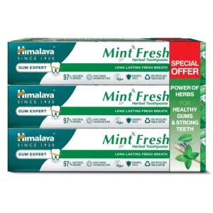 Three tubes of Himalaya Mint Fresh Herbal Toothpaste for healthy gums, fighting mouth odour, and ensuring long-lasting fresh breath with miswak, mint, and clove.