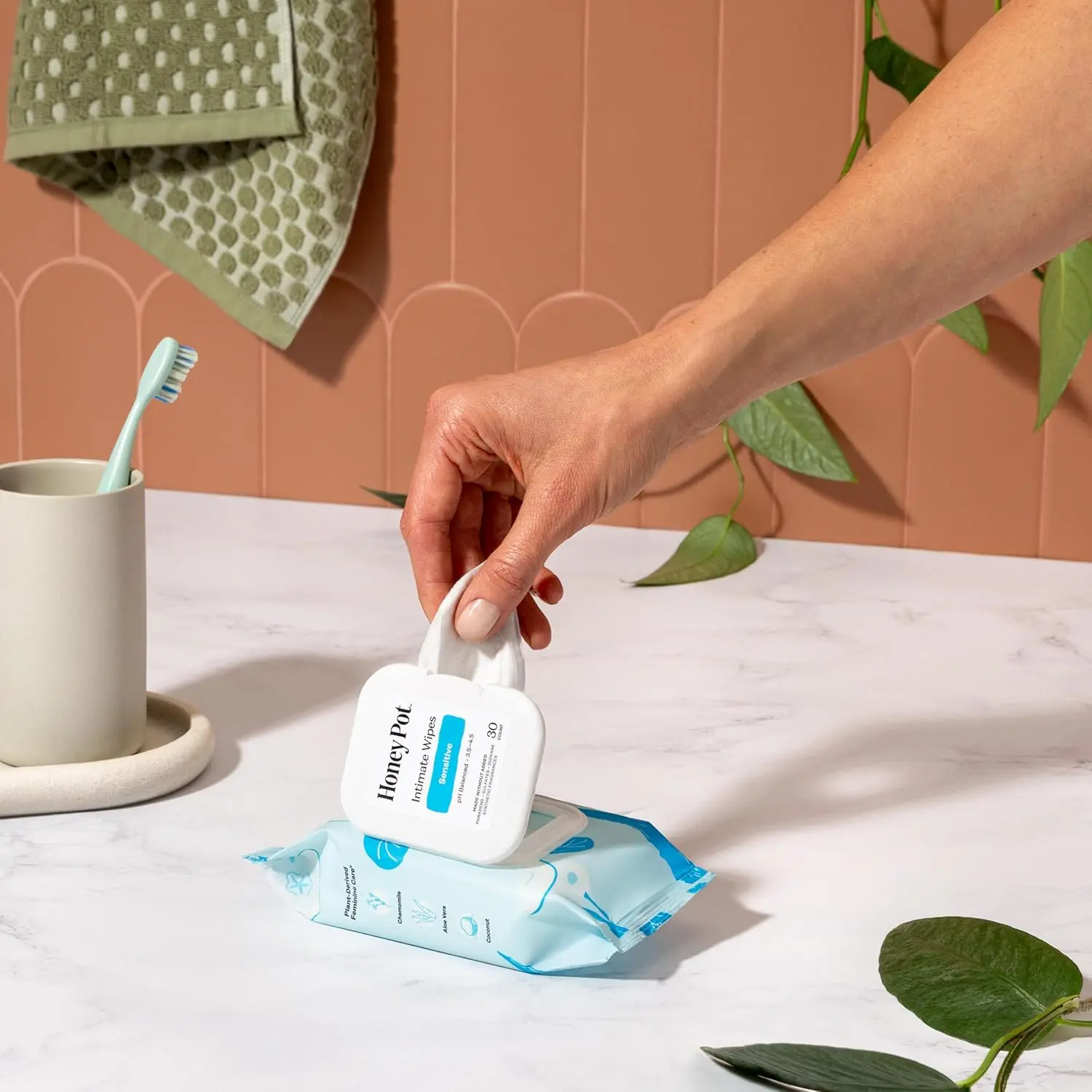 The Honey Pot sensitive feminine wipes are gynecologist-tested, clinically shown to minimize odor, cleanse and refresh the sensitive skin, made with plant-derived and herbal ingredients.