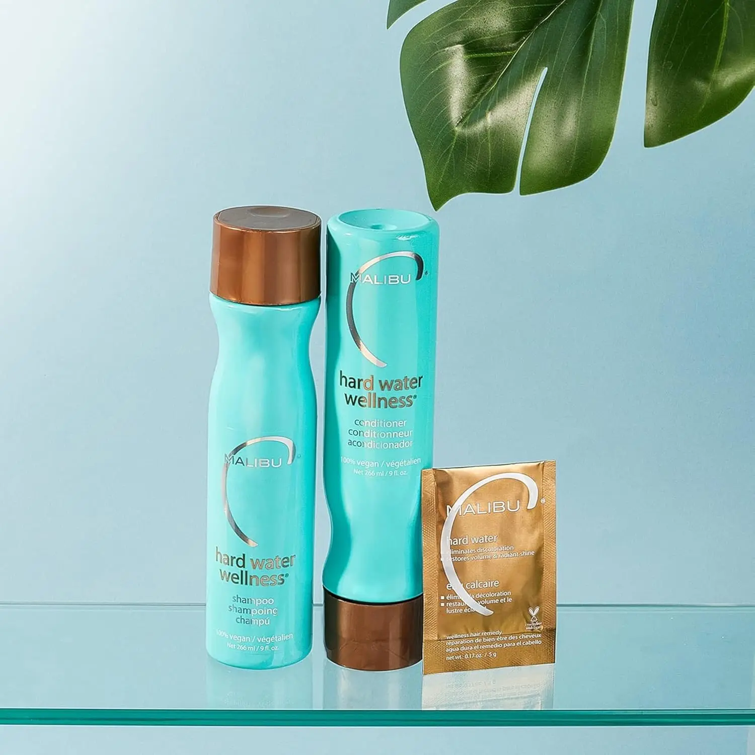 This Malibu C Hard Water Wellness Collection includes shampoo, conditioner and hard water treatments to remove mineral buildup and hydrate dry, damaged hair.