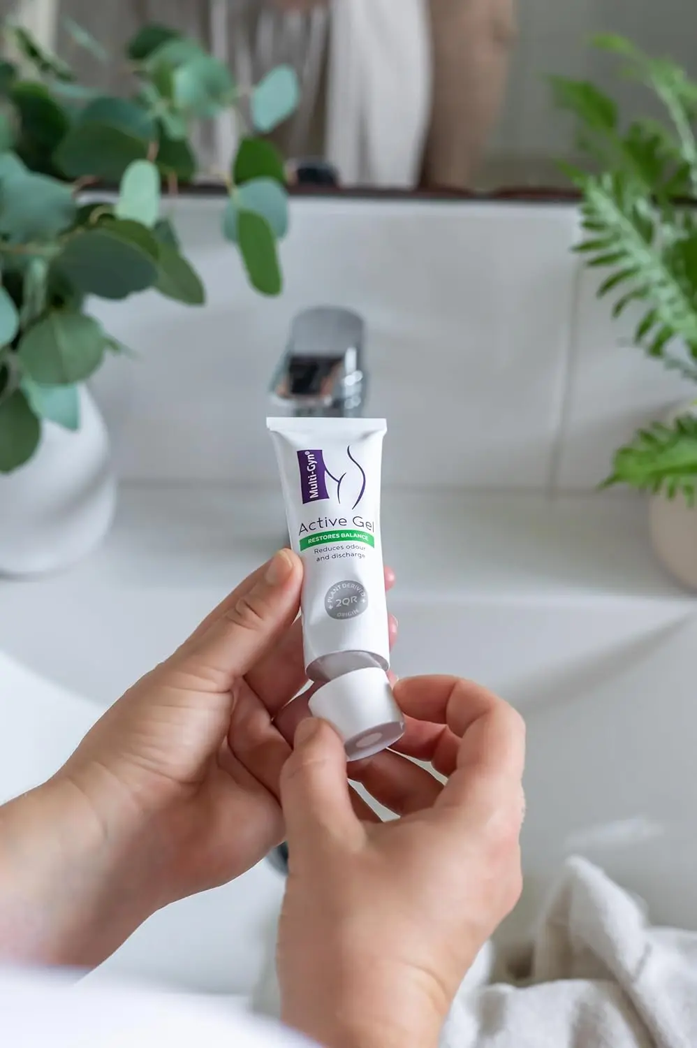 Multi-Gyn Active Gel helps reduce vaginal odor and abnormal discharge while promoting a healthy vaginal flora.