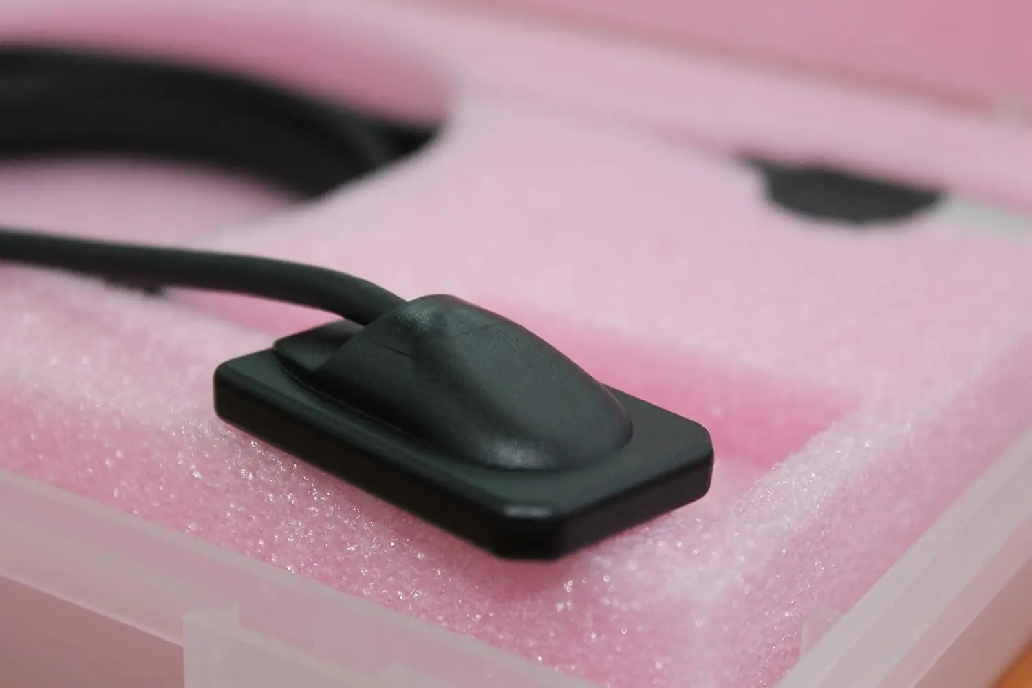 The waterproof ODI HD dental sensor size 2 with included software and TWAIN compliance connects via a 6.5-foot cable, allowing seamless integration with leading dental software.