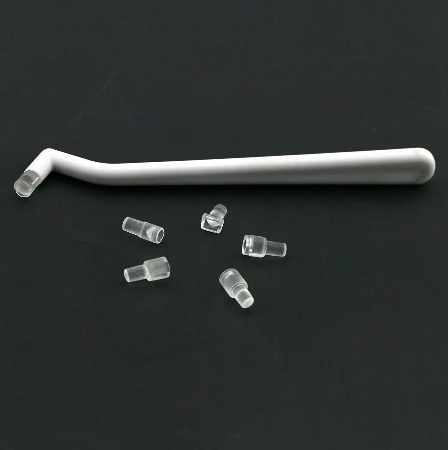 This orthodontic mold kit contains six different high quality molds for quickly creating aesthetic accessories like tubes and lingual retention buttons in just three easy steps, recommended by dentists.