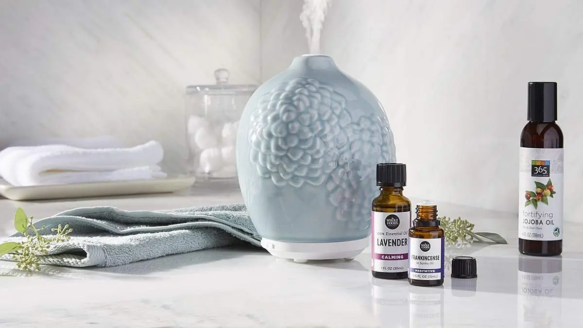 This is 100% pure lavender essential oil, steam distilled from flowering tops, with a soothing floral aroma that promotes balance and mixes well with chamomile, peppermint, and lavender oils.