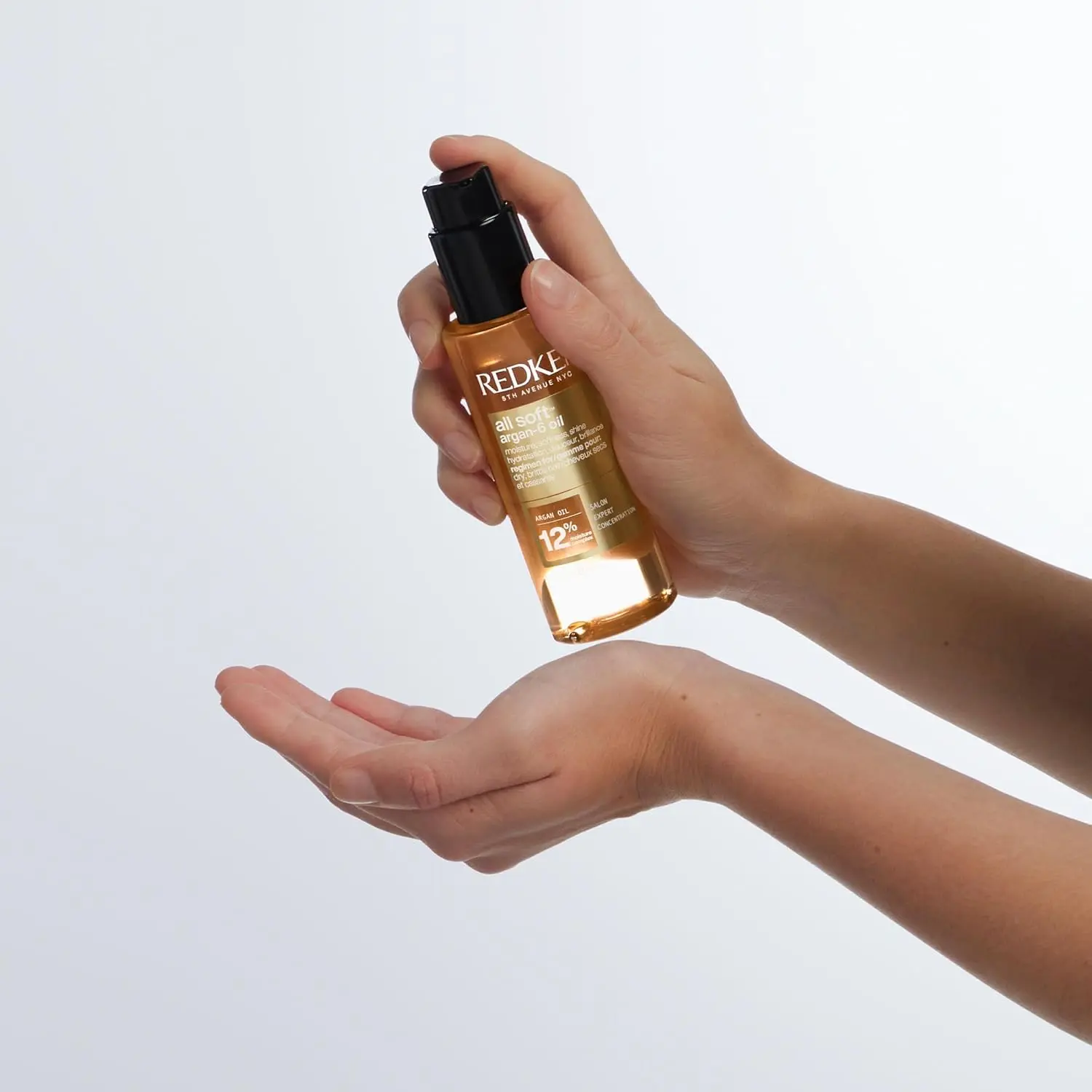 Redken All Soft Argan-6 Oil deeply conditions dry, damaged hair, adding softness and shine thanks to its argan oil-infused formula.