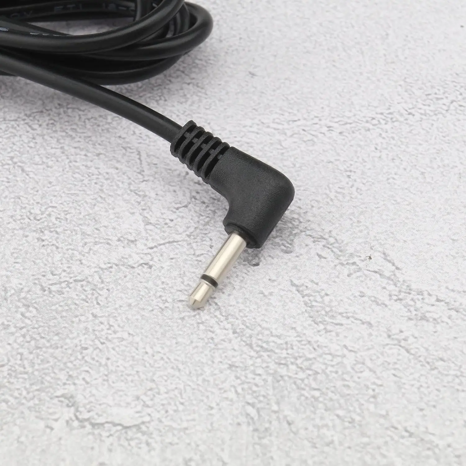 This USB charging cable is compatible with Remington Barba beard trimmers MB320, MB320C, MB42C, MB310C, MB200, and Pa3215U, providing a stable 3.2V power supply for efficient and reliable charging.