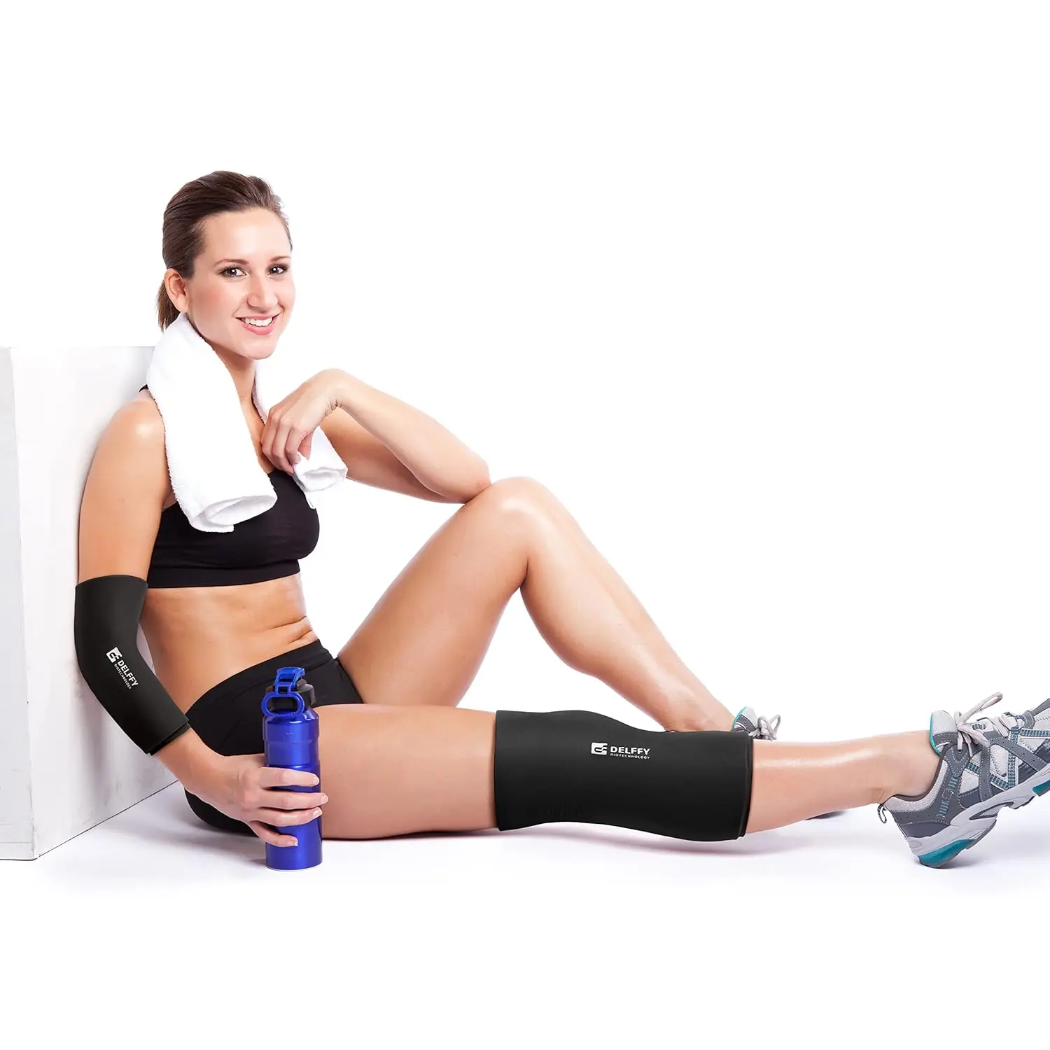 This reusable ice pack sleeve provides 360-degree coverage for arm or leg relief and sport support using hot or cold compression.