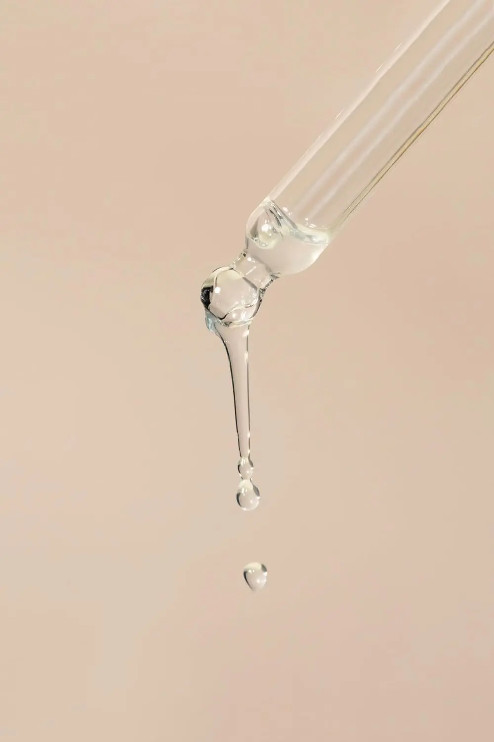 Reverie Cake hair treatment serum restores, smoothes, and protects hair and scalp with apple stem cells and essential oils.