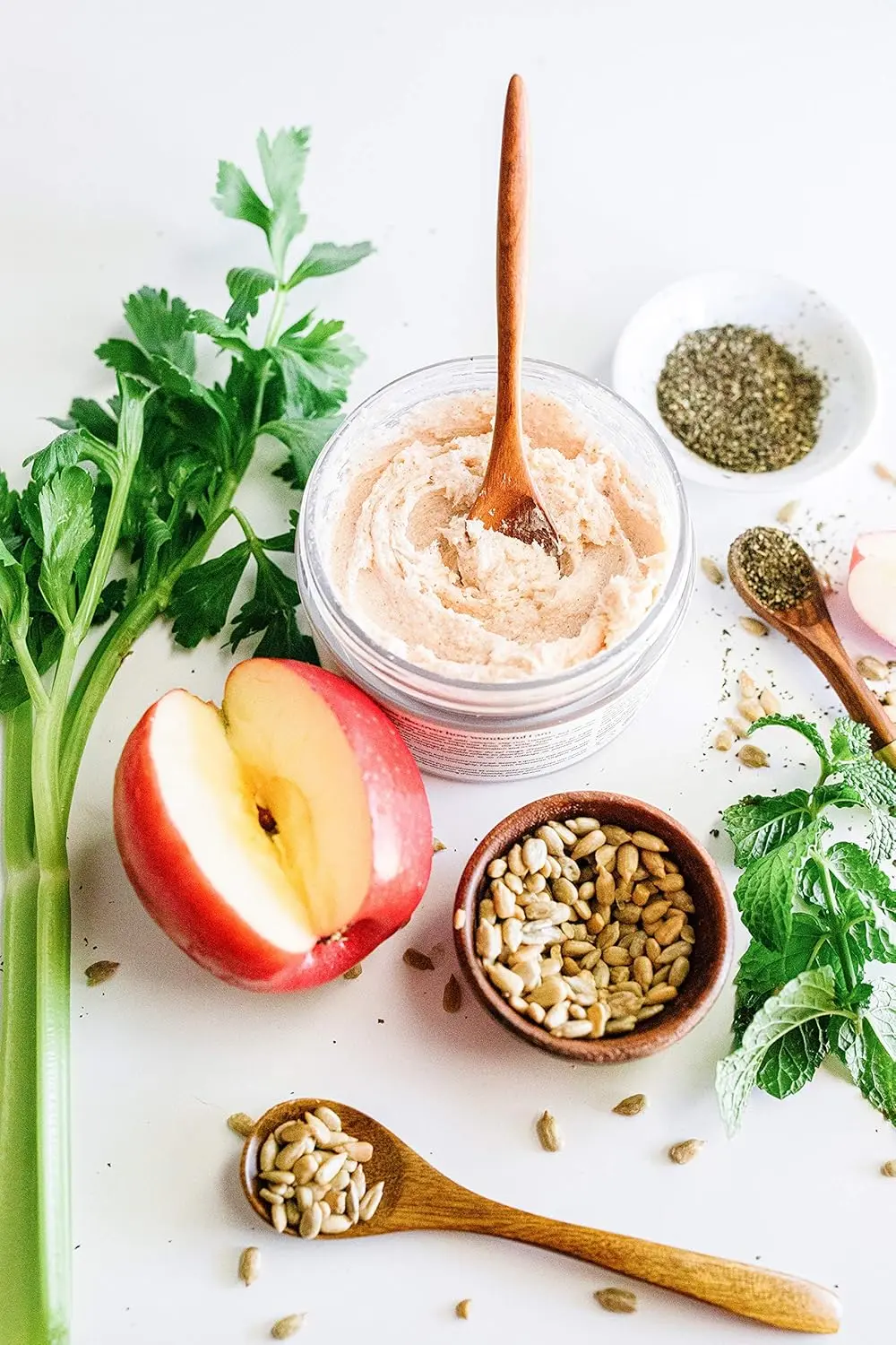 Innersense Organic Beauty scalp scrub with Hawaiian red salt, tea tree and peppermint oil provides a natural, gentle exfoliation, removing impurities while stimulating blood flow and soothing irritation.