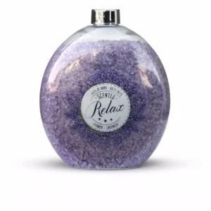 Relax and unwind with IDCINSTITUTE scented lavender bath salts for a soothing shower or bath experience.