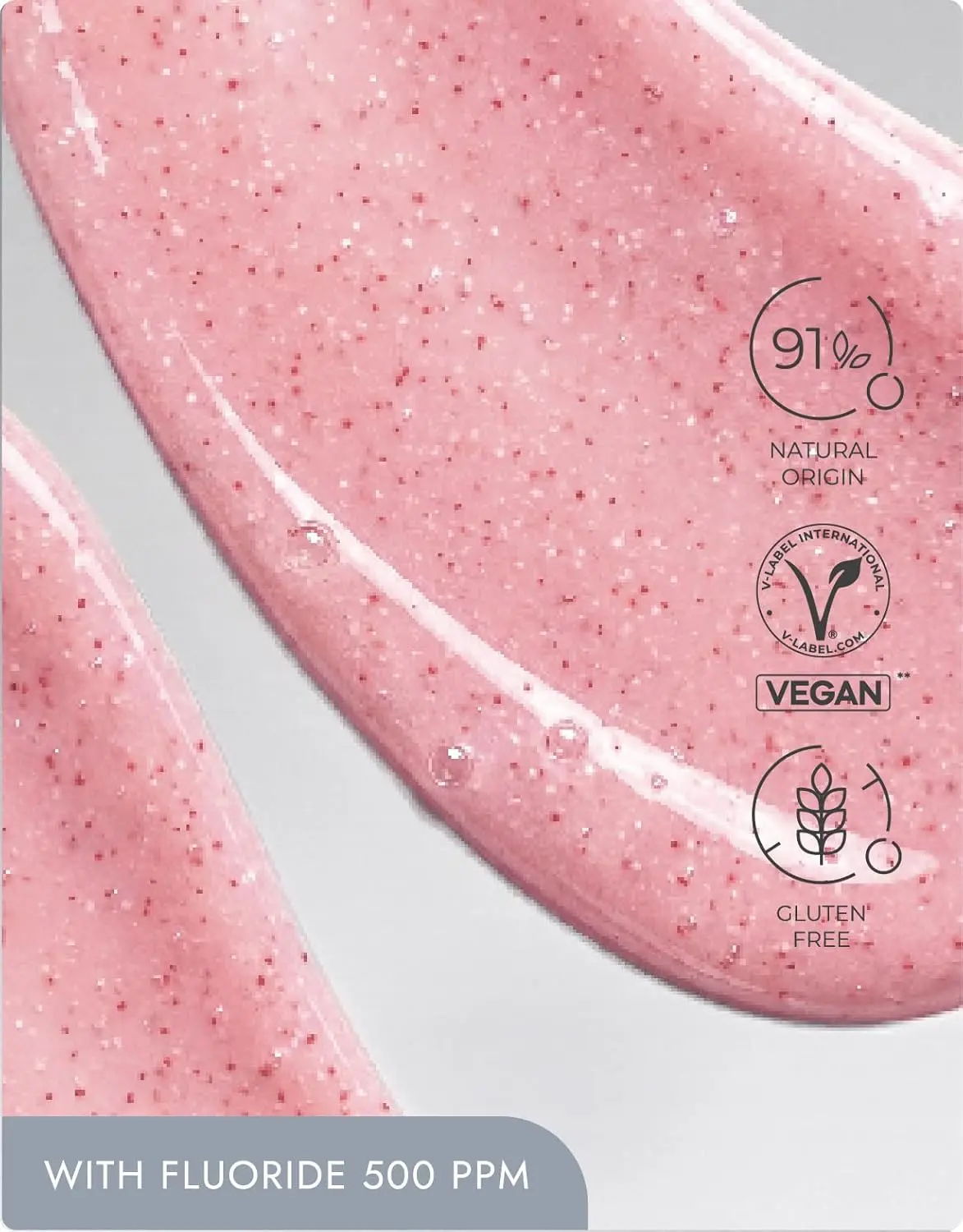 Splat Extreme White natural toothpaste brightens teeth with its anti-stain formula, offering gentle yet effective whitening for sensitive teeth.