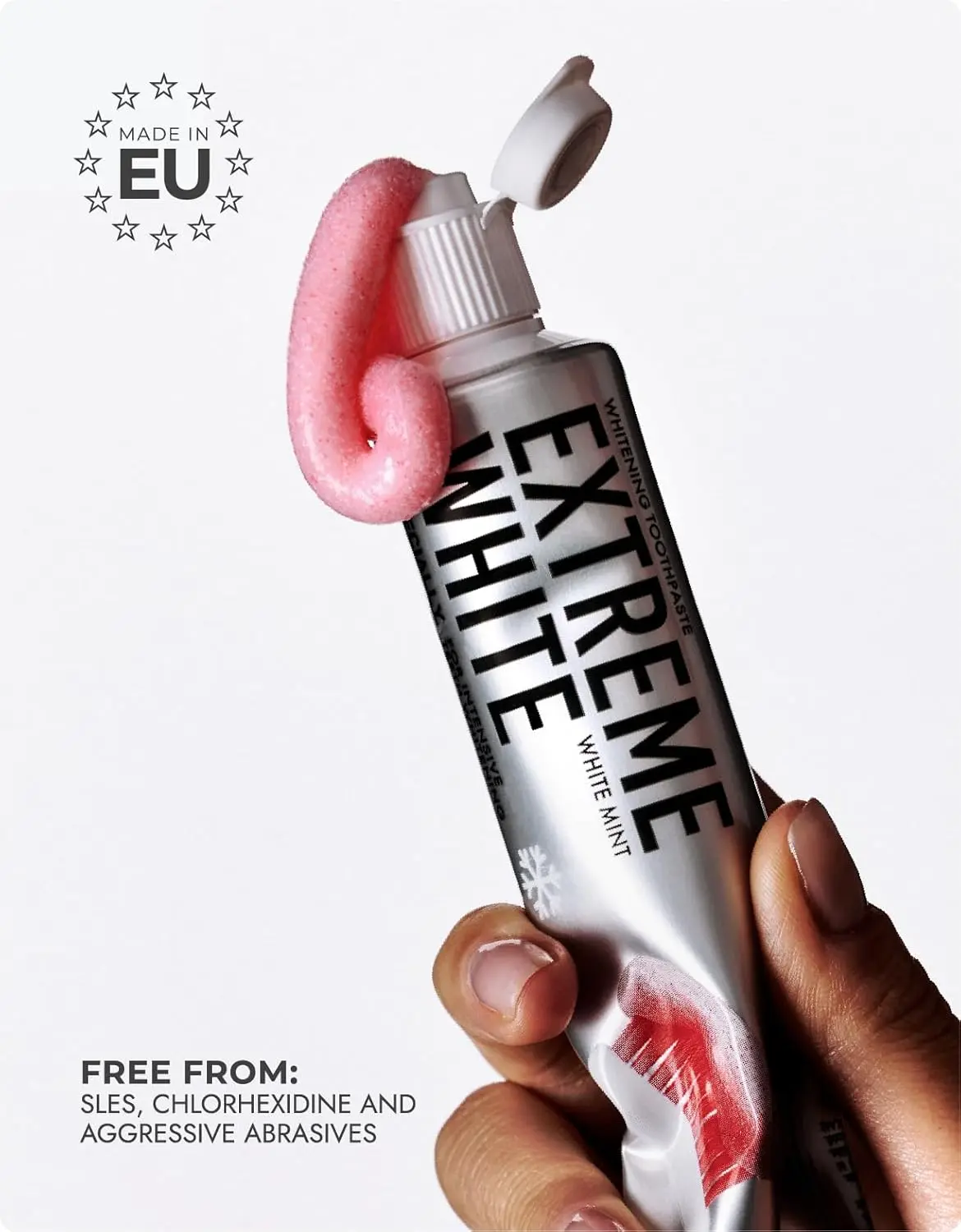 Splat Extreme White natural toothpaste brightens teeth with its anti-stain formula, offering gentle yet effective whitening for sensitive teeth.