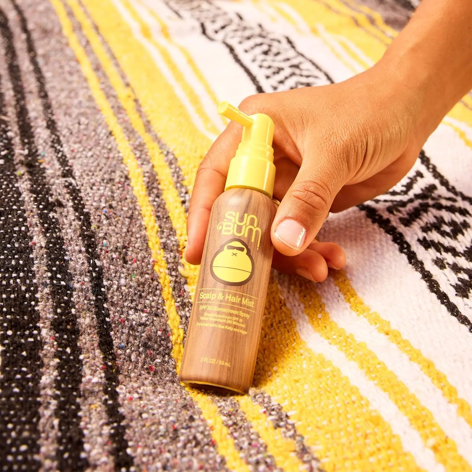 Sun Bum SPF 30 scalp and hair mist provides broad spectrum UVA/UVB protection while keeping hair smelling fresh and protected from the sun.