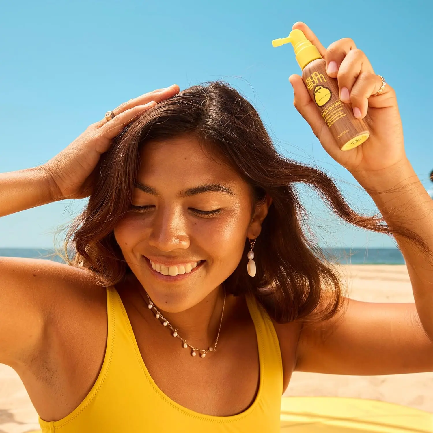 Sun Bum SPF 30 scalp and hair mist provides broad spectrum UVA/UVB protection while keeping hair smelling fresh and protected from the sun.