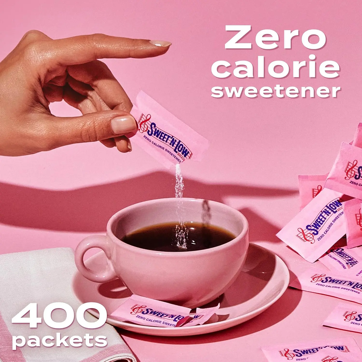 A box of Sweet 'N Low zero calorie sugar substitute single-serve packets.