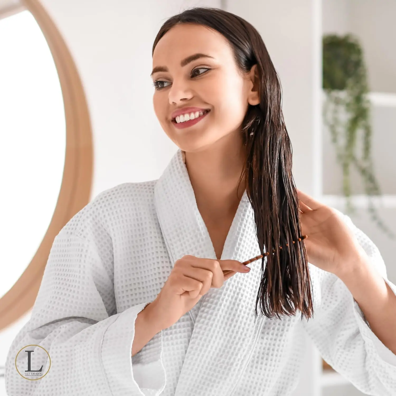 This synthetic wig care set includes shampoo and balm, enriched with argan oil, to gently cleanse, nourish, and revitalize synthetic hair for a vibrant and healthy look.