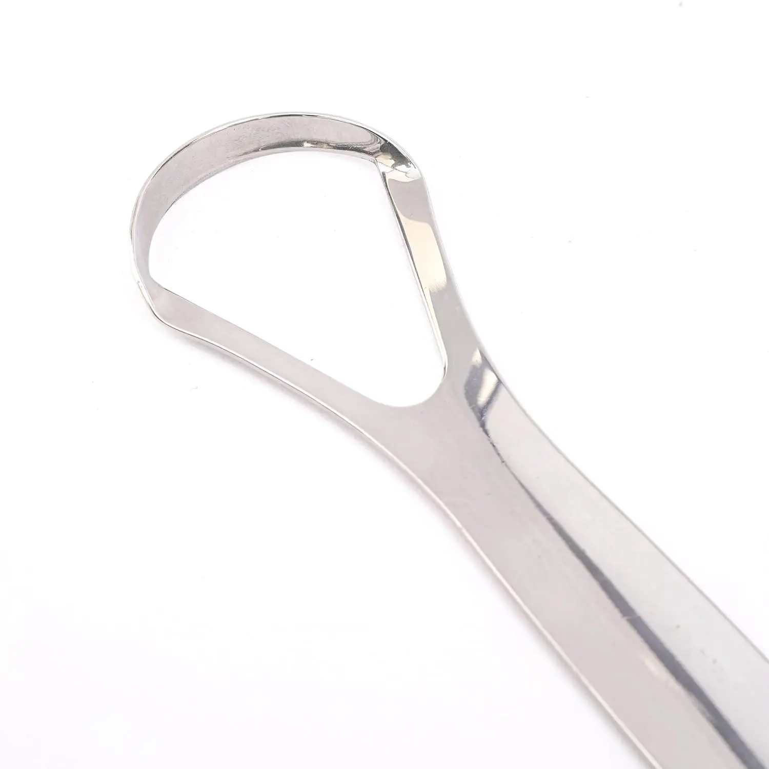 This stainless steel tongue scraper with a single handle comes with a storage case and helps adults cure bad breath and achieve fresher breath in seconds by effectively cleaning the tongue.