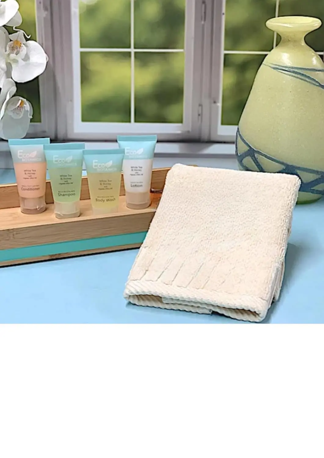 This 80 piece travel size toiletries set includes hotel shampoo, conditioner, body wash, lotion, and soap, enriched with organic aloe, honey, and olive oil for soft skin.