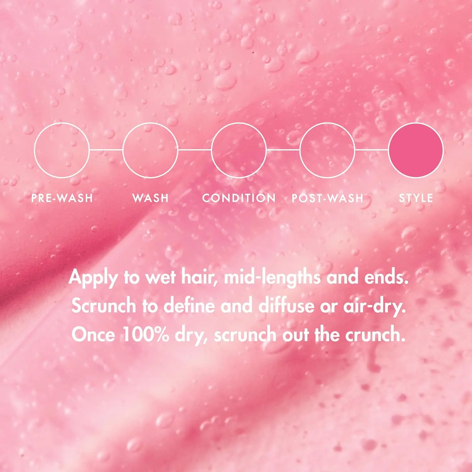 Umberto Giannini Curl Jelly defines and enhances natural curls and waves, controls frizz, and adds shine, leaving hair looking healthy and defined.