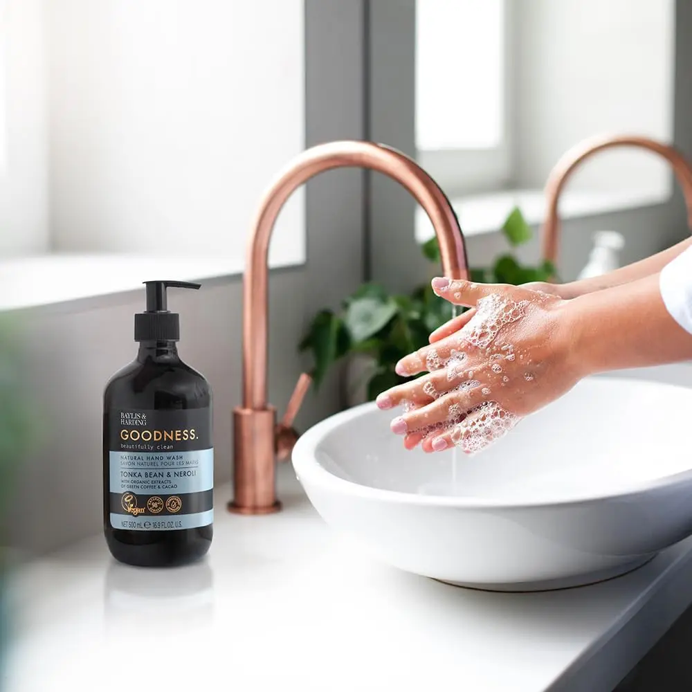 Baylis & Harding vegan hand wash with tonka bean and neroli scent, moisturizing sensitive skin with organic green coffee and cacao extracts.