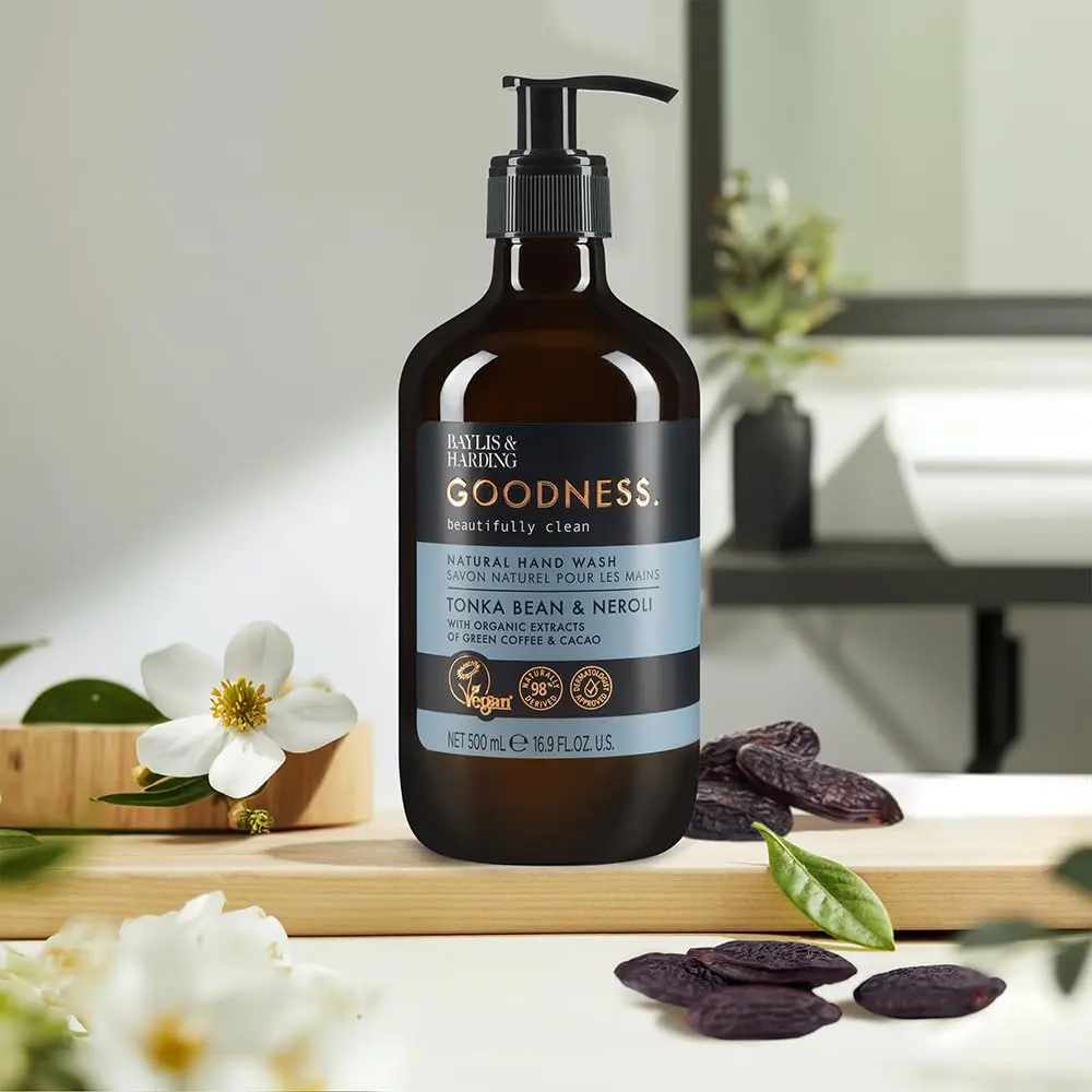 Baylis & Harding vegan hand wash with tonka bean and neroli scent, moisturizing sensitive skin with organic green coffee and cacao extracts.